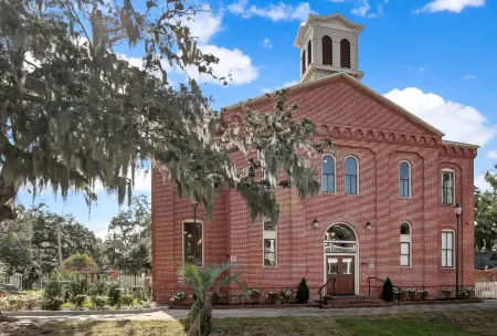 Amelia Schoolhouse Inn Отели рядом с достопримечательностью «Amelia Island Lighthouse»