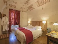 Les Chambres de l'Abbaye Hotels in Saintes