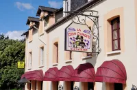 Logis Hôtel-Restaurant la Croix Couverte Hotel a Mayenne