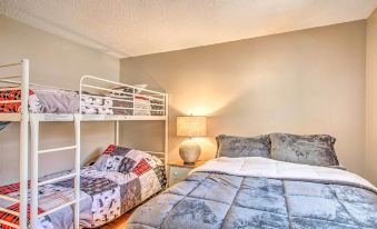 Ski Condo w/ Pool, Close to Story Land & Attitash!