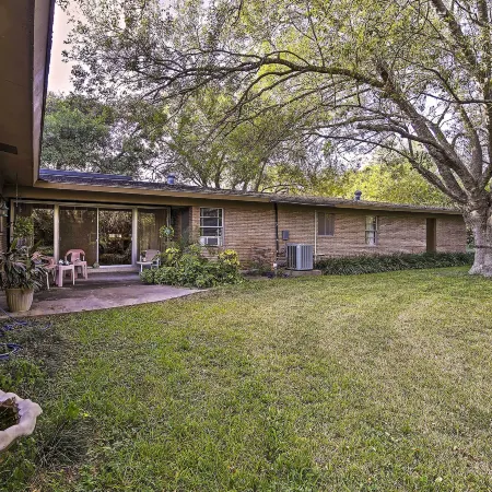 Mid-Century Hideaway: Spacious Brownsville Home!