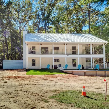 Hemphill Vacation Rental w/ Pool, Walk to Lake!