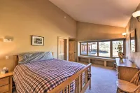 Luxe Twin Lakes House w/ Mountain & Lake Views! - WiFi