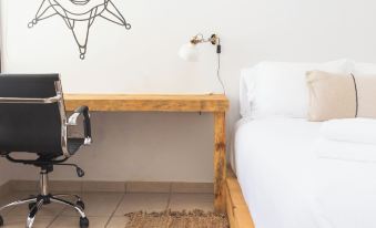 Grand Villa w Private Patio & Parking