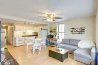Cozy Delafield Apartment - Walk to Lake! Hotels in Delafield