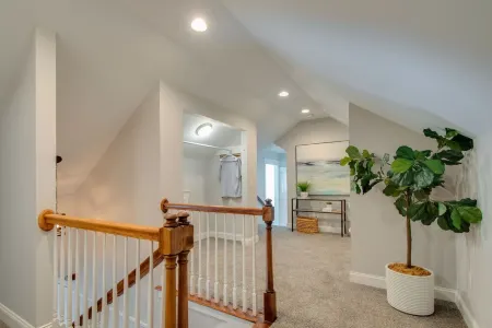 PREMIER Landmark Home Located in Old Town Bluffton Отели в г. Блаффтон