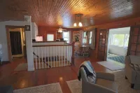 Charming 2BR Lakefront Cottage on Serene Cobbossee w/ Kayaks, A/C