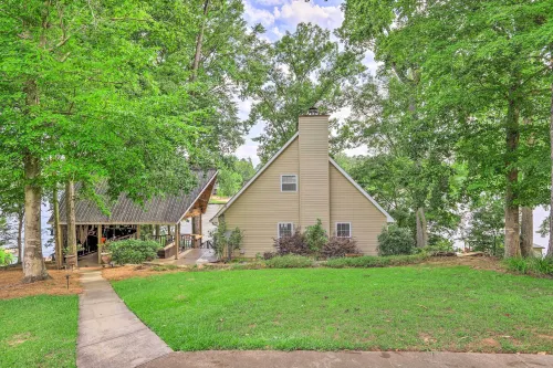 Lakefront Retreat w/ Deep Water + Great Views!