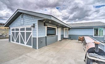 Quincy Home on Lavender Farm w/ River Views!