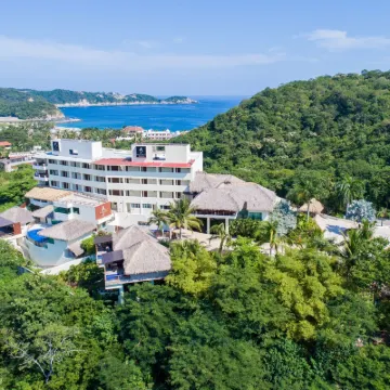 Princess Mayev Hotels near Bahia De Cacaluta
