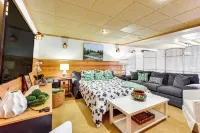 Beautiful Lake Keowee Home w/ Boat Dock & Fire Pit - balcony