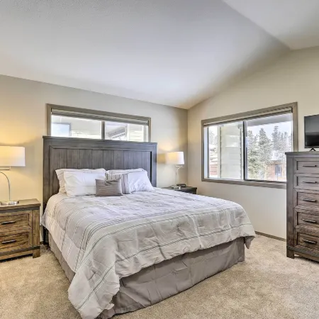 Sleek Frisco Townhome w/ Views: 8 Mi to Copper Mtn
