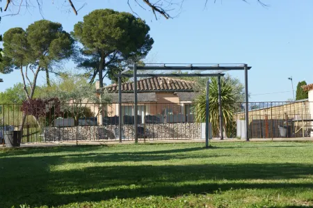 Résidence les Peupliers Отели в г. Лориоль-дю-Конта