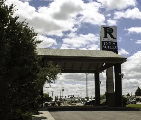 Richland Inn and Suites Hotels in Sidney