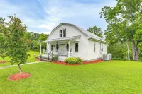 'Grandma's Farm House' on 125 Acres w/ Fire Pit! - 3-stjärniga