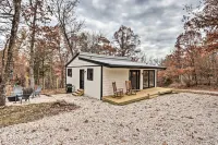 Pet & Family Friendly Cottage Near the Lake! - 3-نجوم