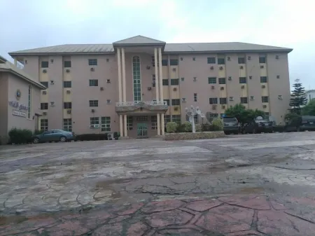 Vichi Gates Hotel and Suites