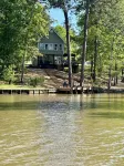 New Vacation Rental on Lake Sinclair with boat dock and Kayaks