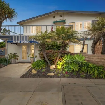 Full Beach Condo with Private Balcony