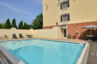 Hampton Inn & Suites State College at Williamsburg Square - Pools