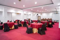 Hotel Bandara Syariah Hotel di Brantiraya