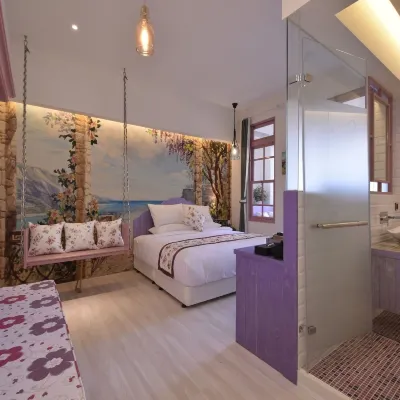 DG Hotel Hotels near MRT Daqiaotou Station