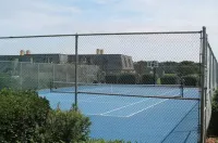 KH Escape! Pool+Tennis+Basketball+0.8 mi to Beach!