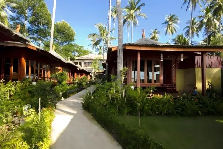 Lipa Bay Resort Отели рядом с достопримечательностью «Villa Spice at Lime Samui»
