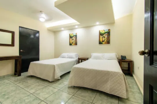 ลอเรนโซ โฮเทล โรงแรมใกล้Military Museum of the Armed Forces of El Salvador