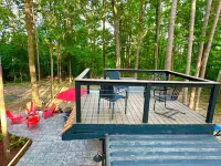Container Home with Rooftop Deck, Amazing Views, Full Kitchen and Bath, Wi-Fi