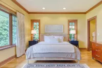 Goldilocks by AvantStay Luxury Waterfront Home