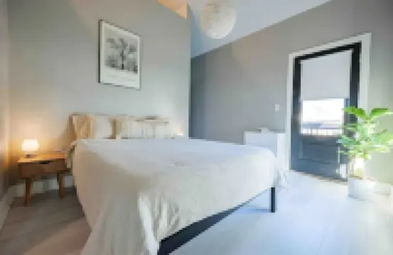 Private 2 Level Apartment with Hot Tub in Tremont