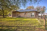 Charming Gainesville Retreat: Barn, Horses Welcome