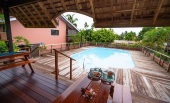 Bora Bora Holiday's Lodge