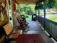 Relaxing Mountain Getaway with excellent trout fishing