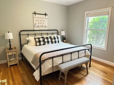 Woodsy 6br Lake House W/ Dock Near Twin Creeks Отели рядом с достопримечательностью «Walls of Jericho»