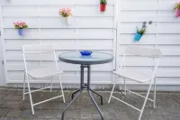 Große Komfortwohnung Mit Terrasse & Balkon, 2 Schlafzimmer, Ruhige Lage
