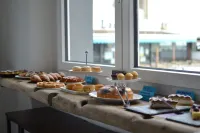 Hotel Vienna - breakfast
