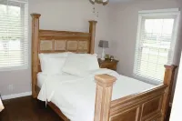 Beautiful Rustic Murfreesboro Home just minutes from I24, MTSU and more