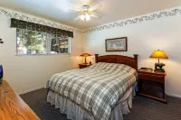 Cherry Hills Cabin - Sleeps 6, No Pets, Family Fun! - Chalets
