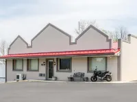 Econo Lodge Bellefonte I-99 Hotels in Benner Township