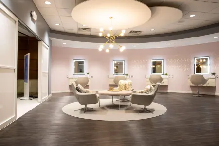 Radisson Plaza Hotel and Suites Kalamazoo Отели в г. Плейнуэлл