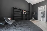 Spacious Luxury Black Downtown Apartment - Minutes from WEC!