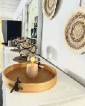 โรงแรม เอเลียนา