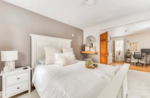 Cozy Lake Elmo Cottage