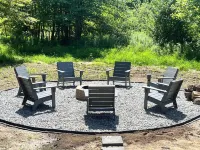 Peaceful 3BR Cabin Retreat w/Hot Tub-Near Wineries, Geneva-on-the-Lake & Spire