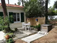 Quiet vacation home on the edge of the national forest, 600m from the sea