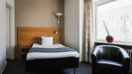 First Hotel Statt Отели в г. Шеллефтео