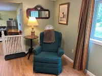 The Bungalow. Cedar shake cabin near Mount Bohemia, boat launch, beach. Private