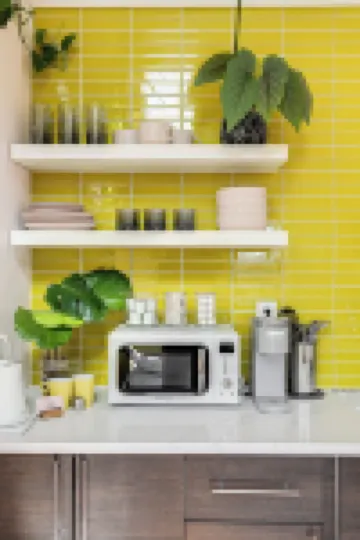 Colorful private guesthouse in charming Richmond with Parking